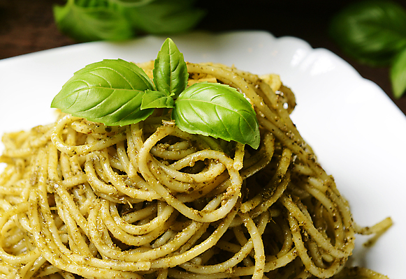 포토 JPG 해외이미지 전통 접시 음식 백그라운드 잎 채소 파스타 건강 스파게티 요리 사람없음 목재 초록색 식당 식사 이탈리아 견과류 신선 소나무 면 맛 허브 메뉴 레시피 바질 마카로니 해외202004 해외포토 나무 식물 식기 유럽 컬러 컨셉 재료 서양음식 상점 파스타면 파일형식 이미지허브