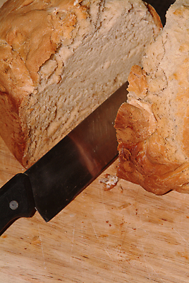 포토 JPG 해외이미지 전통 라이프스타일 음식 빵 다이어트 재료 자연 아침 새로움 샌드위치 건강 사람없음 갈색 주방 식당 식사 빵집 신선 뜨거움 시장 칼 닫기 맛 아침식사 굽기 먹기 만족 유기농 날것 슬라이스 토스트 내추럴 점심식사 가벼움 바이오 채식주의자 프리미엄 핸드메이드 해외202004 해외포토 주간 웰빙 감정 컬러 컨셉 모션 생활 상점 무게 구이 생태계 채식 파일형식 이미지허브