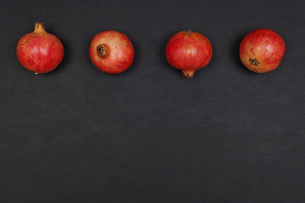 포토 JPG 해외이미지 음식 조각 백그라운드 잎 다이어트 과일 재료 부분 자연 건강 씨앗 사람없음 빨간색 회색 신선 달콤 작음 자르기 유기농 날것 석류 덩어리 고립 숙성 채식주의자 카피스페이스 해외202004 해외포토 식물 웰빙 컬러 모션 공백 맛 크기 생태계 채식 파일형식 이미지허브