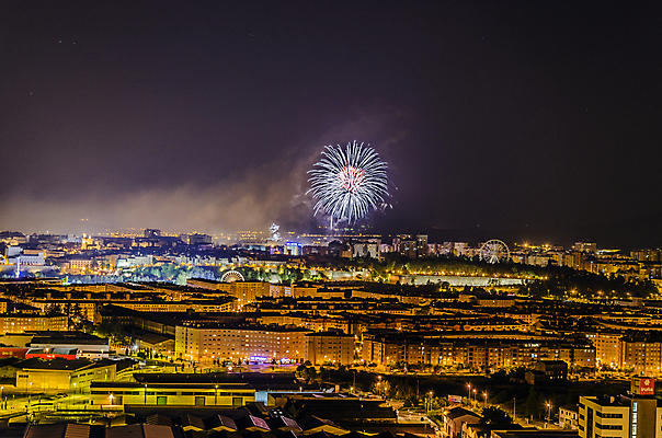 포토 JPG 해외이미지 모양 유럽 하늘 불 새해 사람없음 빛 컬러풀 파티 축제 놀람 축하 도시 스페인 폭발 넘어짐 해외202004 해외포토 자연요소 감정 나라 컬러 컨셉 모션 표정 이벤트 파일형식 이미지허브