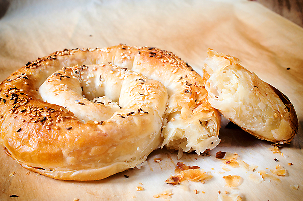 포토 JPG 해외이미지 전통 문화 음식 포장 치즈 돼지고기 사람없음 케이크 저녁식사 치킨 덮개 흰색 뜨거움 닫기 오븐 굽기 매움 반죽 깨 레시피 밀가루반죽 그리스인 점심식사 발칸반도 스페인어 핸드메이드 해외202004 해외포토 서양인 컬러 식재료 모션 디저트 유제품 육류 식사 가전제품 뚜껑 조미료 맛 구이 닭고기요리 파일형식 이미지허브