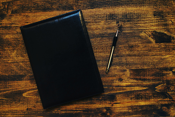 포토 JPG 해외이미지 비즈니스 탁자 사람없음 연필 고급 계획 가죽 책상 오브젝트 카피스페이스 해외202004 해외포토 가구 컨셉 학용품 필기구 공백 파일형식 이미지허브