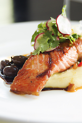 포토 JPG 해외이미지 접시 음식 잎 채소 오렌지 건강 육류 어류 스테이크 요리 사람없음 초록색 식사 저녁식사 샐러드 튀김 흰색 신선 뜨거움 그릴 굽기 레몬 해산물 준비 연어 점심식사 해외202004 해외포토 식물 식기 컬러 과일 식재료 주방용품 서양음식 수중동물 구이 파일형식 이미지허브