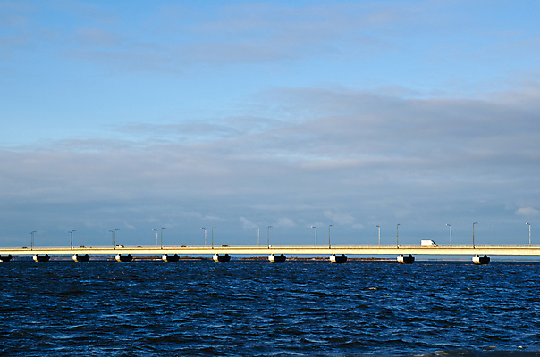포토 JPG 해외이미지 계절 도로 백그라운드 겨울 건축양식 자연 하늘 날씨 스웨덴 풍경 사람없음 야외 물 파란색 태양 맑음 냉동 얼음 추위 흰색 시원함 12월 서리 장면 발트해 스칸디나비아 해외202004 해외포토 자연요소 건축 길 바다 컬러 교통시설 북유럽 날짜 생태계 파일형식 이미지허브