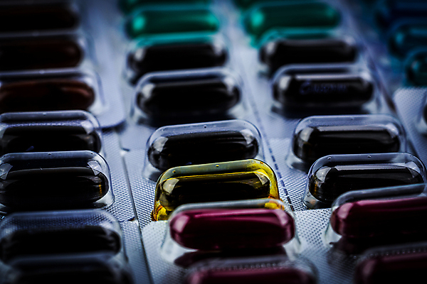 포토 JPG 해외이미지 산업 백그라운드 컨셉 비즈니스 포장 추상 프레임 건강 병원 미술 사람없음 글로벌 알약 약 제조 약국 가득함 질감 테라피 소매 조제 보충 경영 돌봄 오류 줄서기 해외202004 해외포토 무늬 의학 모션 문화예술 뷰티 만들기 파일형식 이미지허브