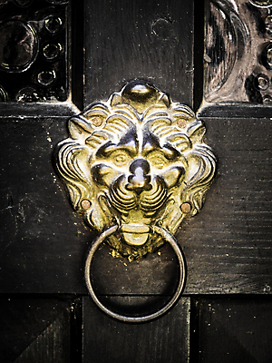 포토 JPG 해외이미지 동물 전통 디자인 문화 건축양식 유리 주택 손잡이 미술 사람없음 목재 장식 머리 문 금속 이탈리아 골동품 반지 원형 황금 클래식 사자 철 묘사 문고리 청동 고딕 고립 노크 놋쇠 대가리 옛날 정문 스타일 해외202004 해외포토 도형 나무 건축 유럽 컨셉 재료 장신구 포유류 재질 문화예술 건물 신체부위 파일형식 이미지허브