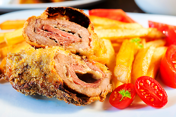 포토 JPG 해외이미지 전통 접시 음식 토마토 치즈 육류 돼지고기 사람없음 가로 식당 튀김 감자튀김 흰색 맛 정크푸드 굽기 크림 향신료 치수 서빙 칼로리 발칸반도 빵가루 살라미 타파스 핸드메이드 해외202004 해외포토 식기 컬러 컨셉 채소 식재료 유제품 감자 상점 애피타이저 구이 향미료 파일형식 이미지허브