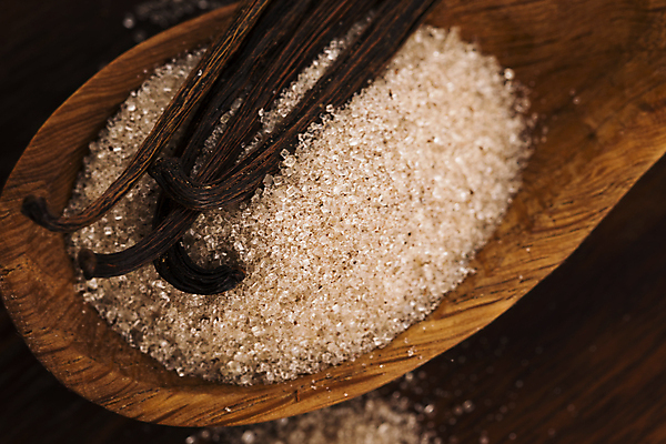 포토 JPG 해외이미지 음식 재료 사람없음 목재 가로 갈색 숟가락 양념 조미료 막대기 달콤 맛 설탕 허브 향신료 향료 바닐라 해외202004 해외포토 나무 식물 컬러 컨셉 수저 향기 냄새 향미료 파일형식 이미지허브