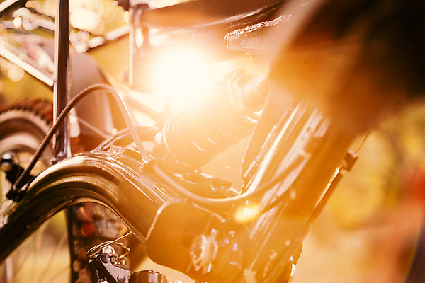 포토 JPG 해외이미지 공원 백그라운드 이동 자연 산 사람없음 야외 빨간색 자전거 검은색 기계 장비 닫기 브레이크 묘사 오브젝트 순환 기어 철강 해외202004 해외포토 공공시설 컬러 컨셉 모션 바이크 생태계 파일형식 이미지허브