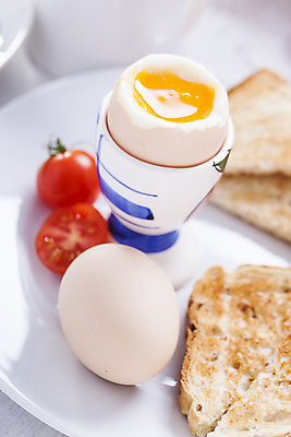 포토 JPG 해외이미지 접시 영어 커피 음식 빵 백그라운드 다이어트 부분 아침 영국 부활절 육류 돼지고기 요리 사람없음 목재 컵 노란색 식당 계란 식사 주스 젖음 튀김 흰색 시골 신선 아침식사 굽기 허브 흰배경 햄 베이컨 후추 점심식사 해외202004 해외포토 주간 나무 식물 문자 식기 기념일 유럽 음료 컬러 식재료 재료 건강 상점 알 구이 향신료 파일형식 이미지허브