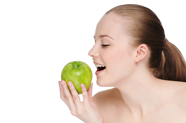 포토 JPG 해외이미지 라이프스타일 여자 얼굴 음식 다이어트 한명 미소 20대 성인 뷰티 사과 피부관리 의료성형뷰티 성인여자한명만 해외202004 해외포토 1 과일 표정 건강 사람 청년 생활 신체부위 여자한명만 성인여자만 파일형식 이미지허브