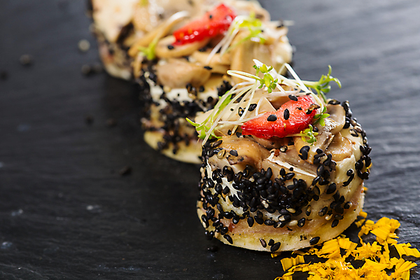 포토 JPG 해외이미지 음식 빵 크리스마스 다이어트 토마토 채소 탁자 휴가 치즈 새우 기념 샌드위치 건강 육류 돼지고기 어류 요리 사람없음 빨간색 파티 숟가락 식사 저녁식사 치킨 이탈리아 샐러드 흰색 신선 변화 맛 그릴 애피타이저 지중해 카나페 향신료 햄 토스트 로즈메리 점심식사 폭식 딜 뷔페 해외202004 해외포토 기념일 유럽 바다 컬러 가구 컨셉 식재료 주방용품 유제품 서양음식 수저 갑각류 이벤트 수중동물 허브 닭고기요리 향미료 파일형식 이미지허브