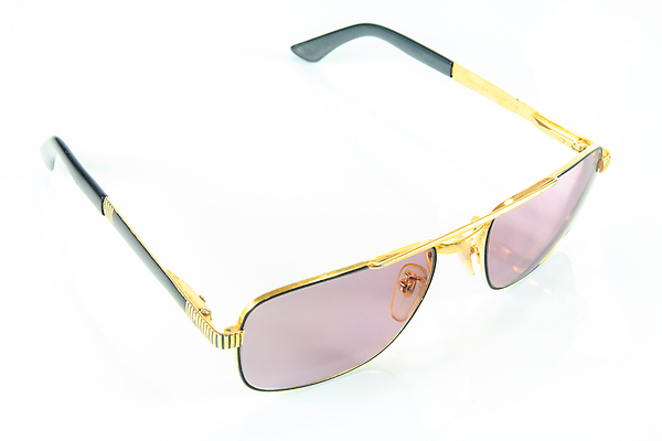 포토 JPG 해외이미지 디자인 응시 안경 백그라운드 프레임 사람없음 여름 선글라스 태양 반사 유행 검은색 흰색 우아함 보호 플라스틱 파일럿 오브젝트 시력 비전 고립 스타일 해외202004 해외포토 자연요소 직업 시선 잡화 계절 컬러 컨셉 재질 파일형식 이미지허브