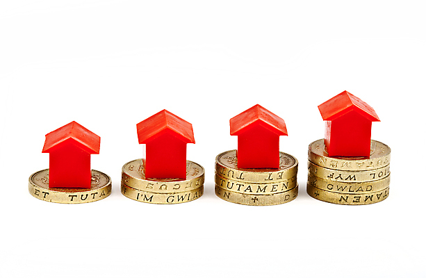 포토 JPG 해외이미지 돈 미래 주택 사람없음 동전 저축 절약 재산 구매 대출 해외202004 해외포토 컨셉 건물 금융 쇼핑 파일형식 이미지허브