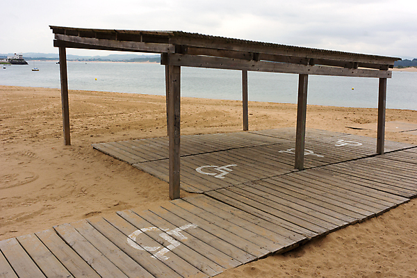 포토 JPG 해외이미지 아이콘 유럽 바다 교통시설 자연 휴가 풍경 경사 사람없음 정보 도시 스페인 장애인 심볼 사인 휠체어 예약 장애 해외202004 해외포토 나라 교통 시설 생태계 파일형식 이미지허브