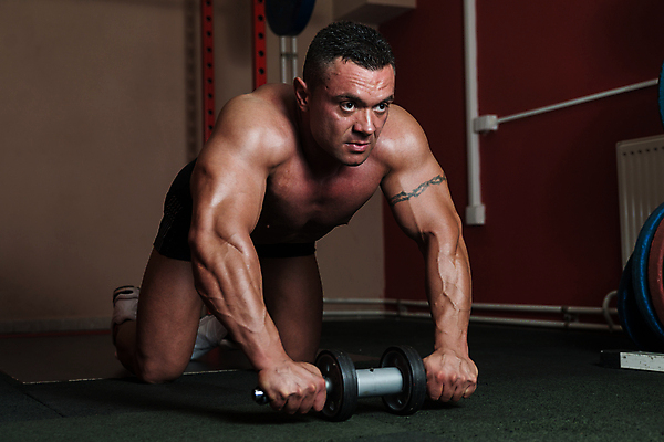 포토 JPG 해외이미지 남자 근육 스트레스 실내 건강 한명 운동 보디빌딩 보디빌더 복근 해외202004 해외포토 1 사람 내부 헬스 파일형식 이미지허브