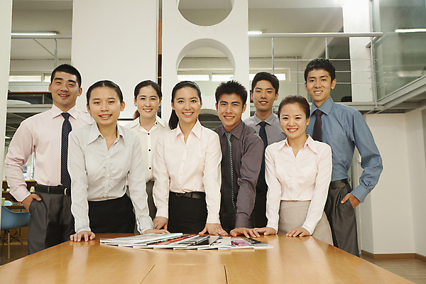 포토 JPG 해외이미지 응시 여자 산업 회사 비즈니스 성공 넥타이 실내 미소 웃음 사람 여러명 20대 가로 사무실 중국 비즈니스맨 비즈니스우먼 전문직 대표 책상 동료 옷입기 베이징 주인 중소기업 해외202004 해외포토 직업 시선 잡화 남자 아시아 가구 다수 컨셉 관계 모션 표정 청년 내부 직장인 파일형식 이미지허브