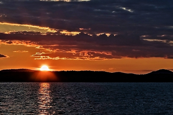 포토 JPG 해외이미지 자연 하늘 휴식 풍경 사람없음 야외 여름 태양 노란색 평화 고요 일몰 저녁 남쪽 내추럴 수평선 해외202004 해외포토 자연요소 계절 컬러 컨셉 노을 야간 방향 생태계 파일형식 이미지허브