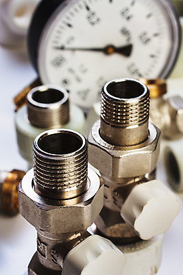 포토 JPG 해외이미지 산업 가정 손잡이 사람없음 물 금속 장비 에너지 수리 위생 연결 철 수도꼭지 전염 가스 튜브 공학 펌프 되감기 분배 설치 철강 파이프라인 공급 해외202004 해외포토 자연요소 교육 재질 질병 파이프_관 감염 파일형식 이미지허브