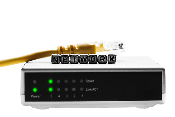 포토 JPG 해외이미지 백그라운드 인터넷 통신 부분 기술 사람없음 전자제품 컴퓨터 디지털 자료 장비 흰색 그물 네트워크 센터 플러그 코드 전기에너지 연결 전자 철사 포트 스위치 랜 모뎀 해외202004 해외포토 컬러 에너지 파일형식 이미지허브