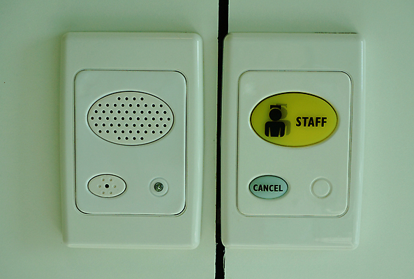 포토 JPG 해외이미지 팔찌 실내 병원 사람없음 내부 치료 약 방 고통 장비 환자 간호사 침대 긴급 대접 질병 입장 부름 병실 돌봄 헬프 해외202004 해외포토 감정 가구 장신구 의학 모션 의료진 도움 파일형식 이미지허브