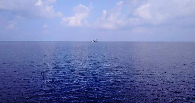 포토 JPG 해외이미지 바다 섬 백그라운드 자연 하늘 휴가 휴식 안테나 풍경 사람없음 물 여름 파란색 모래사장 맑음 흰색 모래언덕 석호 몰디브 드론 터키석 파라다이스 해외202004 해외포토 자연요소 계절 아시아 컬러 컨셉 통신 날씨 보석 언덕 생태계 파일형식 이미지허브