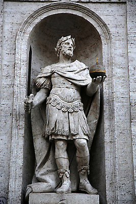 포토 JPG 해외이미지 유럽 조각 여행 건축양식 휴가 수염 미술 사람없음 조각상 머리 여행객 이탈리아 궁전 골동품 바위 도시 역사 클래식 로마 언덕 정사각형 광장 대리석 신화 타운 천연기념물 국회 로마인 바로크 옛날 해외202004 해외포토 도형 건축 나라 컨셉 고건축 재료 문화예술 사람 인종 신체부위 조형물 돌_바위 파일형식 이미지허브