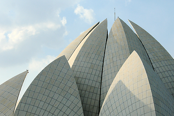 포토 JPG 해외이미지 모양 디자인 꽃 아시아 종교 문화 여행 건축양식 지붕 연꽃 동양인 사람없음 교회 흰색 도시 사찰 역사 닫기 가난 인도인 묘사 신성 혁명 멀티 사당 신앙심 힌두교 획기적 해외202004 해외포토 외국인 식물 건축 나라 컬러 컨셉 종교건축 모션 인종 건물 파일형식 이미지허브