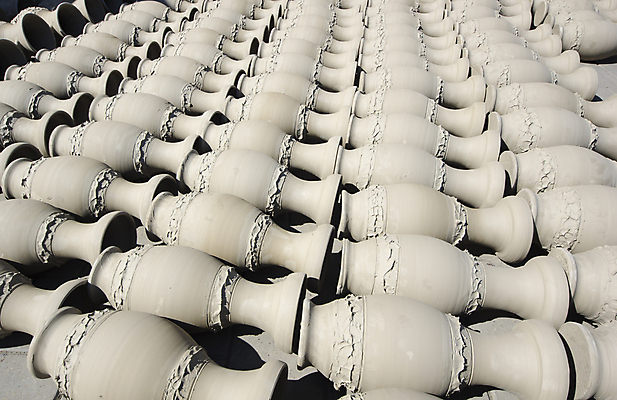 포토 JPG 해외이미지 전통 디자인 백그라운드 건조 직장 기술 창조 미술 사람없음 컵 햇빛 태양 갈색 쌓기 꽃병 젖음 시골 조끼 업무 항아리 도자기 그룹 냄비 컨테이너 굽기 오브젝트 무역 정사각형 점토 진흙 소매 장인 수공예 곰팡이 도예가 솜씨 옛날 핸드메이드 많음 해외202004 해외포토 자연요소 도형 직업 식기 꽃 산업 컬러 컨셉 회사 모션 문화예술 외투 작업 솥 공예 구이 파일형식 이미지허브