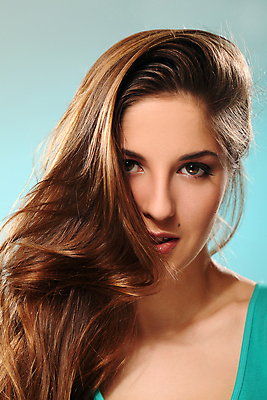 포토 JPG 해외이미지 백인 응시 여자 얼굴 건강 한명 성인 옆모습 뷰티 갈색 흰색 고급 피부 광택 직진 의료성형뷰티 해외202004 해외포토 서양인 1 시선 뷰포인트 컬러 컨셉 사람 신체부위 파일형식 이미지허브