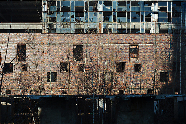 포토 JPG 해외이미지 산업 벽 백그라운드 건축양식 창문 공장 유리 벽돌 직장 사람없음 내부 건물 빛 금속 검은색 어둠 수확 도시 폐기물 위험 버리기 창고 복고 먼지 낭비 구식 그런지 깨짐 방치 썩음 옛날 철강 파멸 해외202004 해외포토 건축물 건축 컬러 컨셉 농업 회사 공업 모션 재질 쓰레기 파일형식 소멸 이미지허브