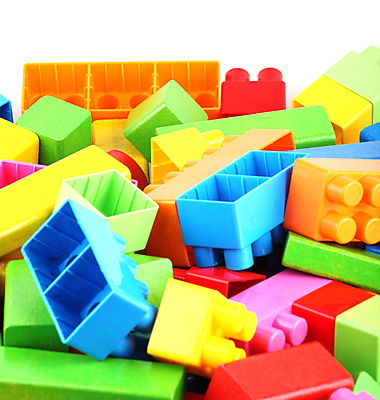 포토 JPG 해외이미지 어린이 조각 백그라운드 컨셉 학교 벽돌 주택 사람없음 건물 목재 빨간색 초록색 파란색 장난감 노란색 쌓기 블록 게임 아기 놀이터 플라스틱 큐브 레고 고립 해외202004 해외포토 나무 건축물 교육 컬러 재료 모션 재질 놀이 사람 파일형식 이미지허브