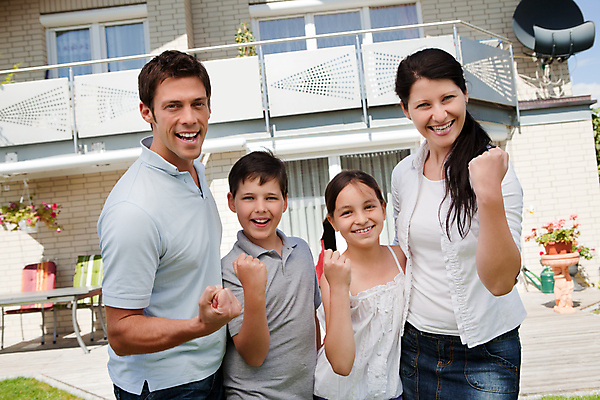 포토 JPG 해외이미지 라이프스타일 커플 응시 여자 남자 딸 행복 아들 어린이 백그라운드 가족 응원 성공 엄마 주택 함께함 서기 미소 사람 소년 여러명 야외 주먹 기쁨 축하 우승 아빠 결합 흥분 형제 결백 승자 필승 해외202004 해외포토 시선 감정 다수 컨셉 관계 모션 표정 건물 생활 최고 파일형식 이미지허브