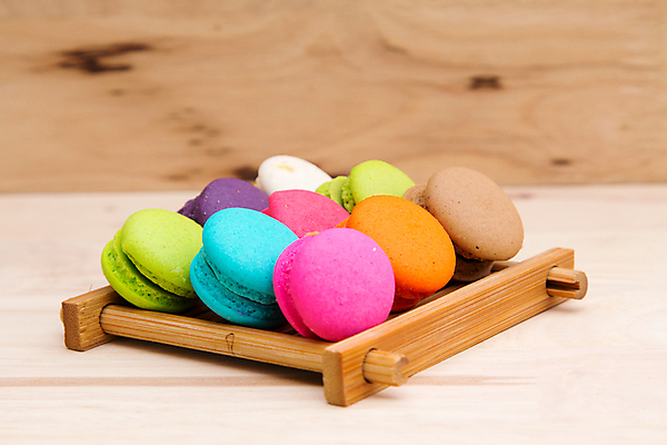 포토 JPG 해외이미지 리본 음식 분홍색 결혼 백그라운드 오렌지 딸기 디저트 발렌타인데이 사탕 사람없음 컵 초록색 파란색 컬러풀 노란색 쌓기 쿠키 과자 케이크 초콜릿 축제 카페 빵집 프랑스 수확 흰색 생일 달콤 민트 질감 복고 심플 마카롱 프랑스어 줄서기 파스텔톤 핸드메이드 힙스터 해외202004 해외포토 문자 식기 패션 기념일 유럽 컬러 농업 과일 모션 데이이벤트 이벤트 상점 맛 허브 파일형식 이미지허브