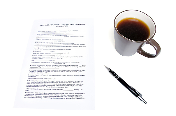 포토 JPG 해외이미지 종이 커피 음료 비즈니스 텍스트 주택 실내 그림자 사람없음 컵 가로 금융 펜 머그컵 흰색 재산 닫기 차 어플리케이션 구매 편지 중개인 계약 서식 문서 투자 법 대출 임대 진짜 해외202004 해외포토 직업 식기 컬러 모션 내부 건물 경제 쇼핑 필기구 파일형식 이미지허브