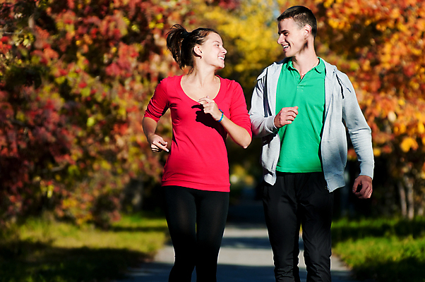 포토 JPG 해외이미지 라이프스타일 커플 공원 여자 남자 행복 스포츠 포즈 2 가족 관계 모션 자연 건강 사랑 미소 사람 야외 두명 초록색 여름 친구 달리기 조깅 운동 활발 기차 가을 쌍 날씬함 연습 긍정 달리기선수 해외202004 해외포토 계절 공공시설 감정 육상교통 컬러 컨셉 대중교통 표정 생활 몸매 생태계 육상선수 파일형식 이미지허브