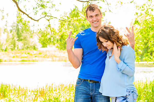 포토 JPG 해외이미지 백인 커플 공원 여자 남자 행복 밭 신체 가족 관계 포옹 자연 엄마 남편 함께함 건강 사랑 미소 사람 성인 야외 두명 초록색 여름 맑음 임산부 임신 기쁨 아기 잡기 아내 기다림 아빠 돌봄 해외202004 해외포토 서양인 계절 공공시설 감정 컬러 컨셉 농업 안기 모션 날씨 표정 생태계 파일형식 이미지허브