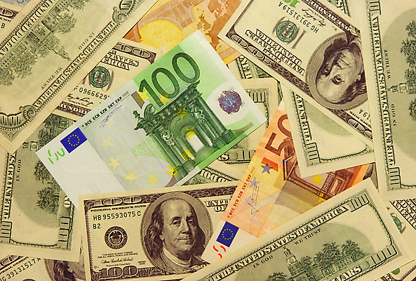 포토 JPG 해외이미지 종이 얼굴 백그라운드 컨셉 돈 비즈니스 성공 사람 사람없음 초록색 금융 숫자 노란색 달러 꿈 저축 자유 유로 흰색 재산 가난 시력 신분 이익 제비 축적 대통령 수입 위기 진짜 해외202004 해외포토 문자 컬러 조류 신체부위 경제 파일형식 이미지허브