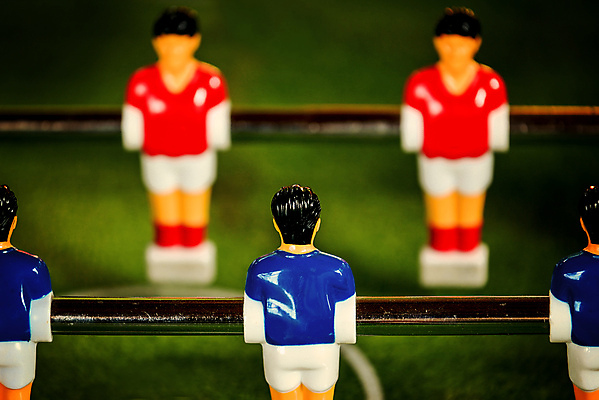 포토 JPG 해외이미지 스포츠 포즈 밭 공 놀이 탁자 사람없음 빨간색 파란색 숫자 축구 경쟁 공백 미니어처 수확 게임 킥 플라스틱 묘사 복고 골 블러 옛날 저지 중고 플레이어 카피스페이스 해외202004 해외포토 문자 컬러 가구 컨셉 농업 모션 재질 구기 모형 파일형식 이미지허브