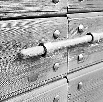 포토 JPG 해외이미지 외관 벽 백그라운드 건축양식 추상 출입구 주택 자물쇠 손잡이 안전 사람없음 건물 목재 갈색 문 금속 검은색 수확 골동품 흰색 시골 못 바 오픈 거친 닫기 보호 철 버리기 묘사 질감 복고 잠금 대문 볼트 외양간 그런지 블러 옛날 철강 해외202004 해외포토 나무 건축물 건축 컬러 컨셉 무늬 농업 재료 모션 재질 공구 보안 파일형식 이미지허브