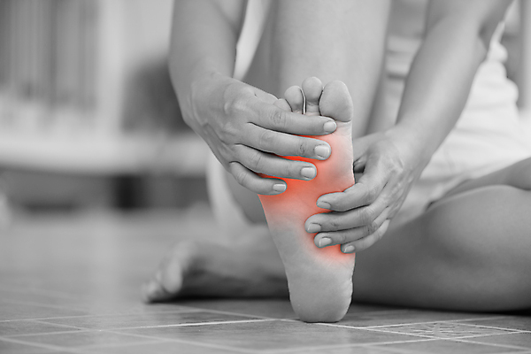 포토 JPG 해외이미지 손 여자 백그라운드 신체 맨발 발 건강 관리 사람 사람없음 치료 빨간색 스트레칭 고통 흰색 마사지 질병 상처 피부 발가락 긴장 테라피 발목 돌봄 양발 정형외과 해외202004 해외포토 감정 컬러 의학 모션 병원 신체부위 운동 뷰티 파일형식 이미지허브