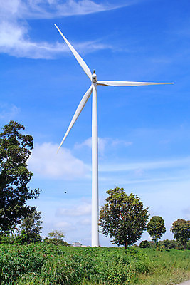 포토 JPG 해외이미지 구름 자연 하늘 바람 사람없음 초록색 환경 풍차 발전기 풍력에너지 해외202004 해외포토 자연요소 컬러 날씨 발전소 그린에너지 생태계 파일형식 이미지허브