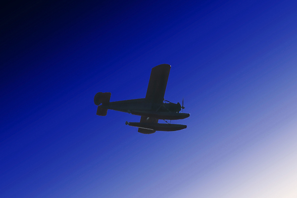 포토 JPG 해외이미지 날개 교통시설 하늘 비행기 사람없음 파란색 비행 파일럿 항공 프로펠러 엔진 해외202004 해외포토 직업 컬러 교통 항공교통 대중교통 시설 파일형식 이미지허브