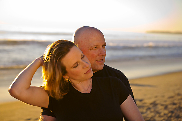 포토 JPG 해외이미지 커플 가족 남편 사랑 두명 물 항구 미국 일몰 아내 캘리포니아 태평양 해외202004 해외포토 자연요소 감정 바다 북아메리카 관계 교통시설 사람 노을 파일형식 이미지허브