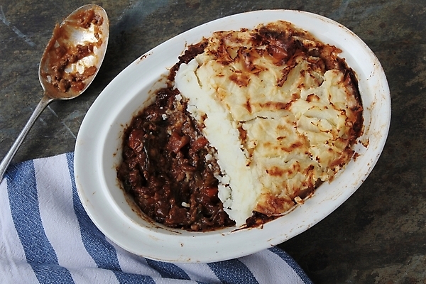 포토 JPG 해외이미지 그릇 영어 음식 영국 육류 요리 사람없음 식사 저녁식사 점심식사 해외202004 해외포토 문자 식기 유럽 식재료 파일형식 이미지허브