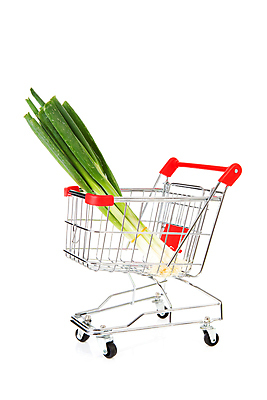 포토 JPG 해외이미지 잡화 음식 채소 양파 건강 사람없음 초록색 쇼핑 상점 금속 카트 바퀴 시장 구매 컨테이너 쇼핑몰 슈퍼마켓 고립 매각 해외202004 해외포토 산업 컬러 재질 파일형식 이미지허브