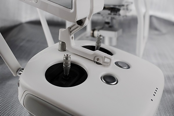 포토 JPG 해외이미지 이동 취미 사람없음 무선전화기 관리자 드론 해외202004 해외포토 컨셉 전화기 파일형식 이미지허브