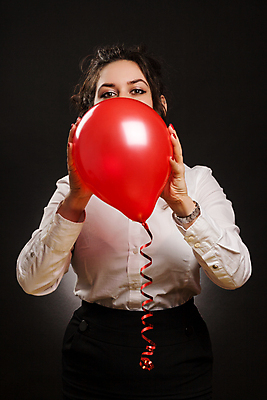 포토 JPG 해외이미지 학생 응시 드레스 여자 행복 백그라운드 컨셉 비즈니스 전구 성공 아이디어 한명 미소 사람 성인 그래픽 빛 컬러풀 파티 검은색 흰색 잡기 비즈니스우먼 풍선 배려 스타일 해외202004 해외포토 1 시선 옷 감정 컬러 모션 표정 이벤트 직장인 파일형식 이미지허브