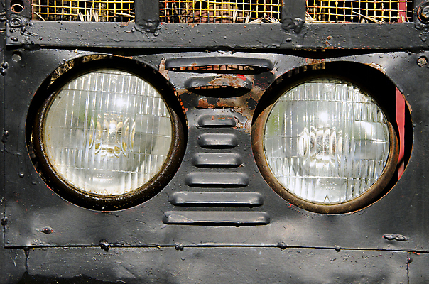 포토 JPG 해외이미지 디자인 산업 백그라운드 농업 사람없음 빨간색 농장 힘 기계 장비 수확 시골 램프 파편 묘사 오브젝트 질감 복고 트랙터 엔진 밭일 옛날 해외202004 해외포토 컬러 조명 농기계 특수차량 파일형식 이미지허브