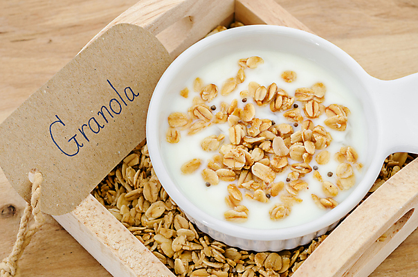 포토 JPG 해외이미지 접시 음식 과일 사람없음 식사 견과류 황금 아침식사 시리얼 블루베리 석류 뮤즐리 터키석 귀리 해외202004 해외포토 식기 곡류 보석 파일형식 이미지허브